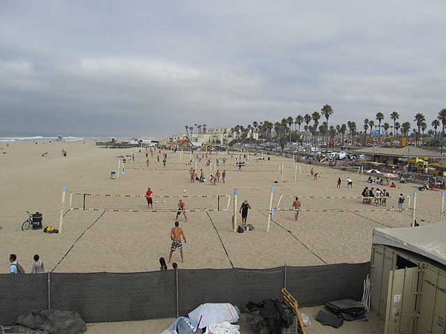 640px Huntington State Beach, Huntington Beach, California (6016801645)